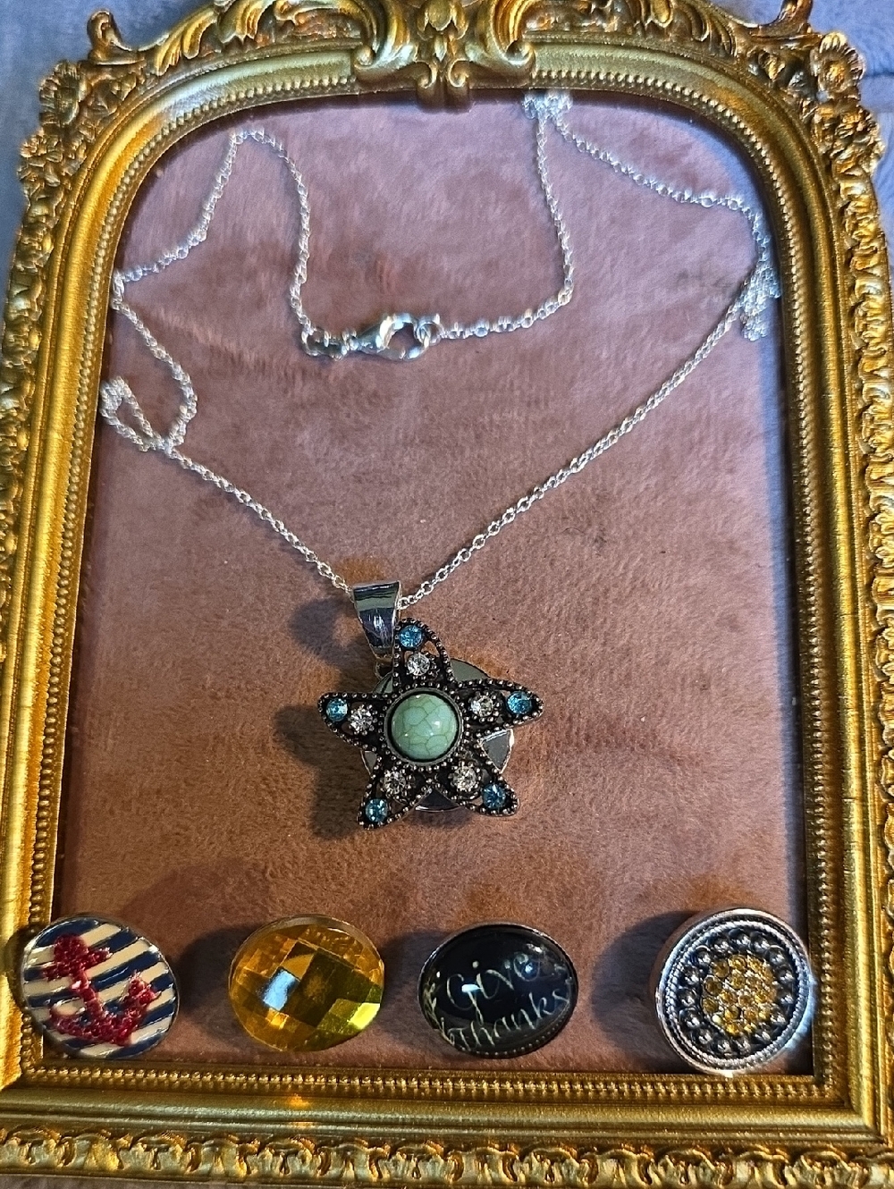 Vintage Ginger Snaps  Silver-toned Pendant Necklace with 5 Snap Accents